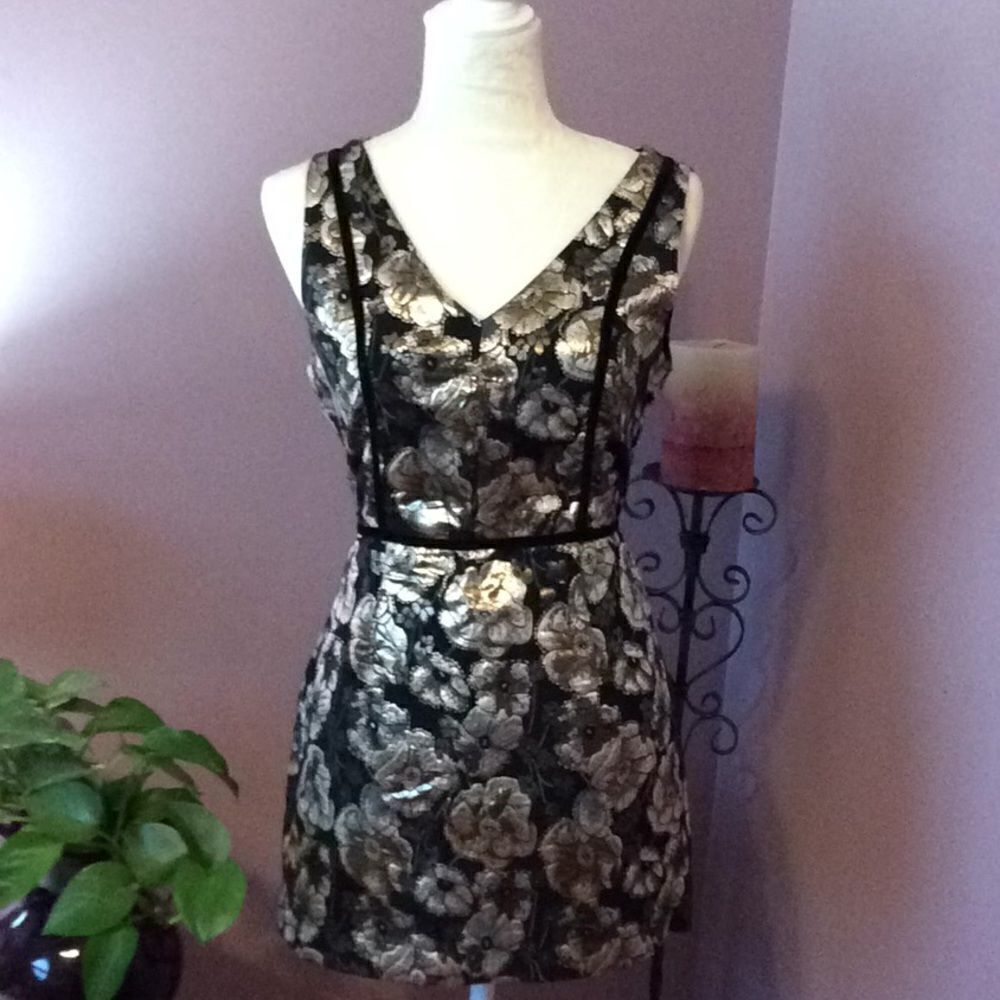 IINA  FOIL FLORAL DRESS - Picture 3 of 7
